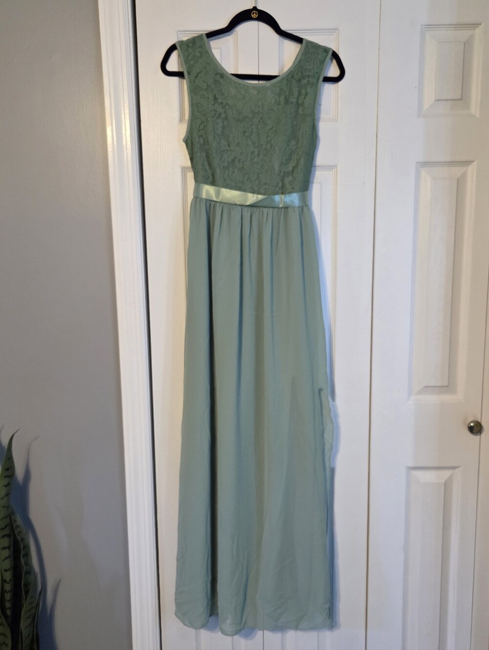 Sage Green Lace Bodice Scoop Neck Maxi Dress Size 15 Years